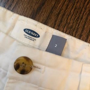 🌵3.5 white shorts size 2🌵